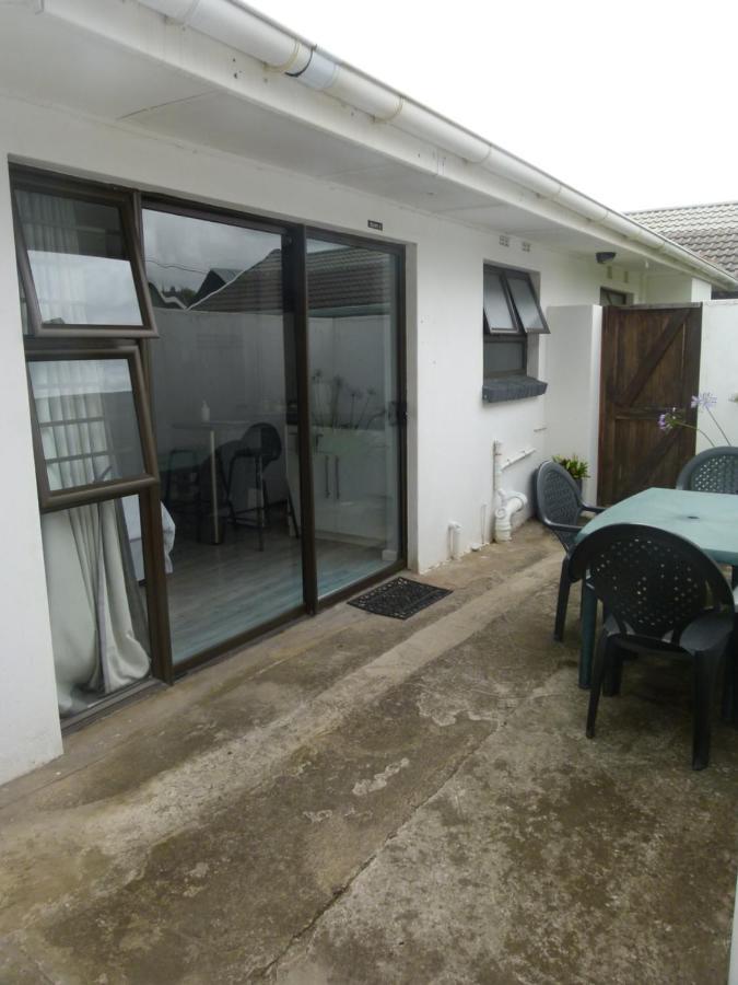 Eland Place Self Catering Guest House Beacon Bay Exterior foto